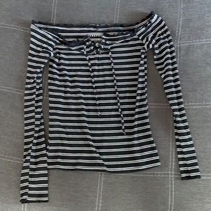 Off the shoulder long sleeve